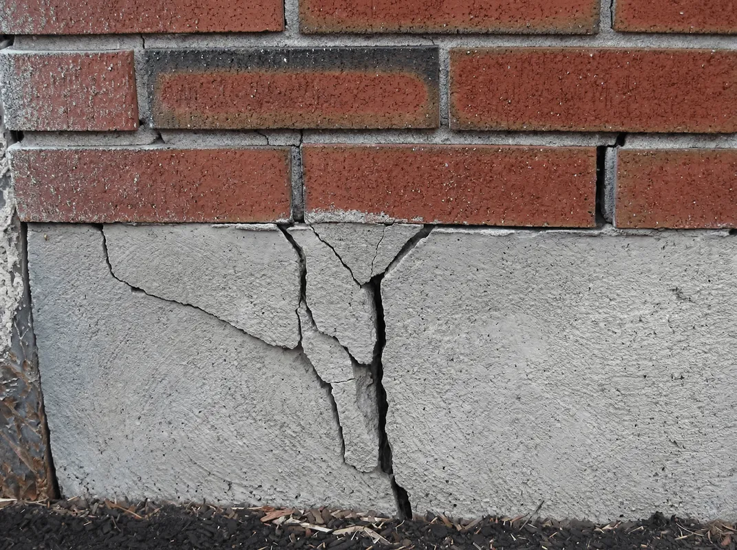 Concrete foundation with serious structural damage in Charleston, SC